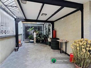 Cho thuê nhà sân vườn mặt tiền bạch mã, khu cư xá bắc hải, quận 10, dt 4.5x25m, giá 35 triệu