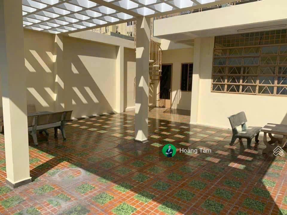 Bán nhà ngang 8m hẻm xe tải lạc long quân, quận 11, dt8x16m, 4 tầng, giá 16.8 tỷ