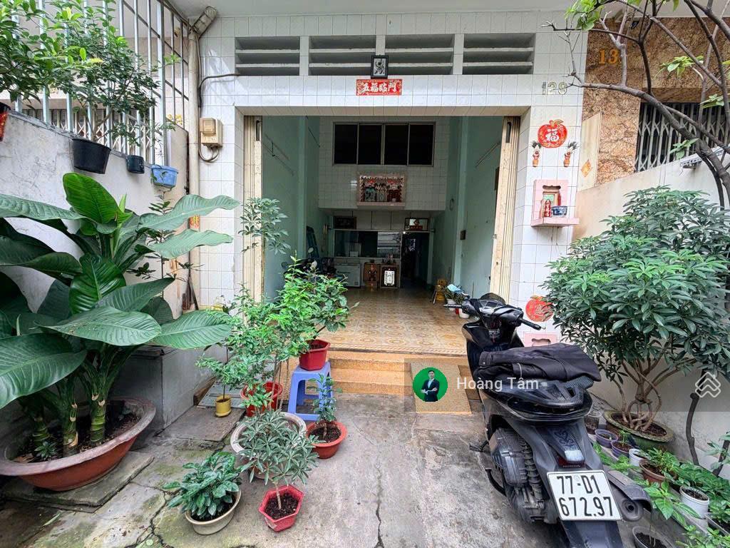 Bán nhà mặt tiền nguyễn chí thanh, quận 11, dt4x33m, 4 tầng, giá 24 tỷ