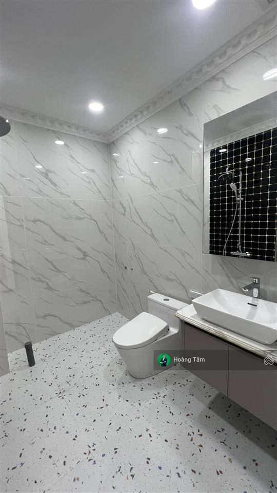 Bán nhà mặt tiền đường chợ lớn, quận 6, dt4x20m, 5 tầng, nhà mới hiện đại đầy đủ nội thất.