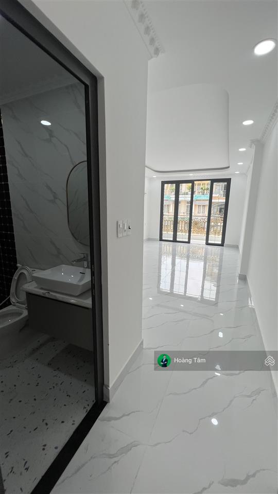 Bán nhà mặt tiền đường chợ lớn, quận 6, dt4x20m, 5 tầng, nhà mới hiện đại đầy đủ nội thất.