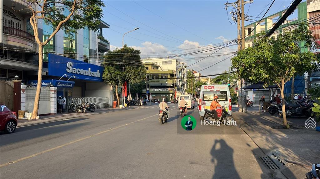 Bán nhà mặt tiền đường chợ lớn, quận 6, dt4x20m, 5 tầng, nhà mới hiện đại đầy đủ nội thất.