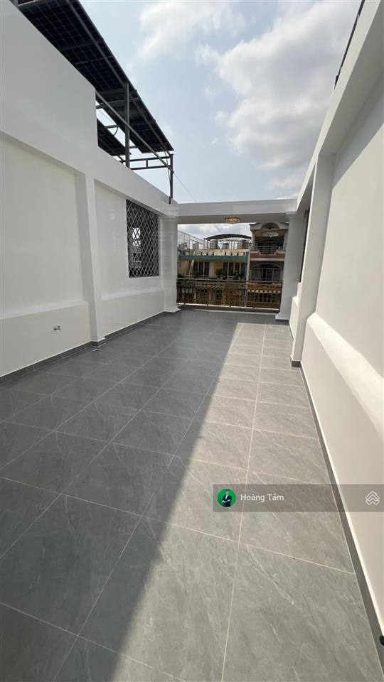 Bán nhà mặt tiền đường chợ lớn, quận 6, dt4x20m, 5 tầng, nhà mới hiện đại đầy đủ nội thất.