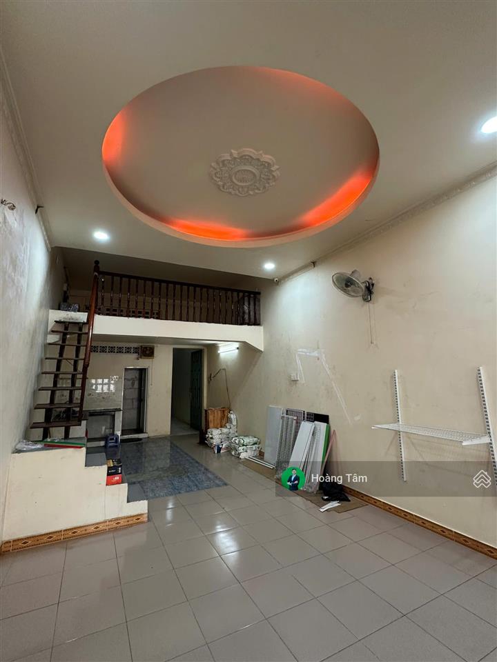 Bán căn chung cư 75m2 ngay bưu điện quận 5, trung tâm chợ lớn