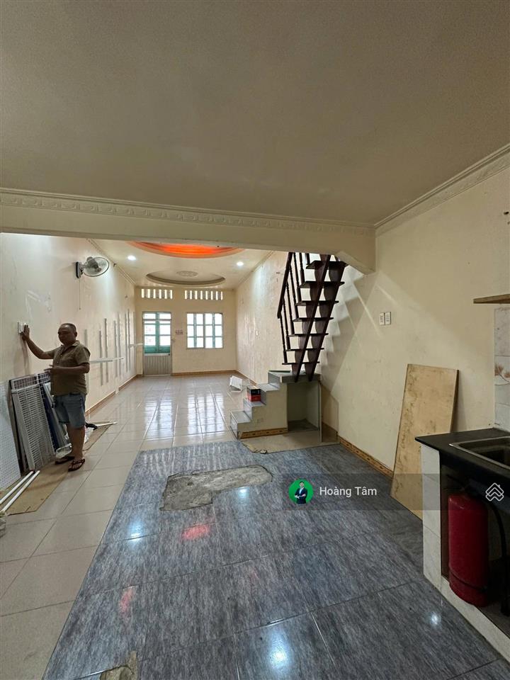 Bán căn chung cư 75m2 ngay bưu điện quận 5, trung tâm chợ lớn