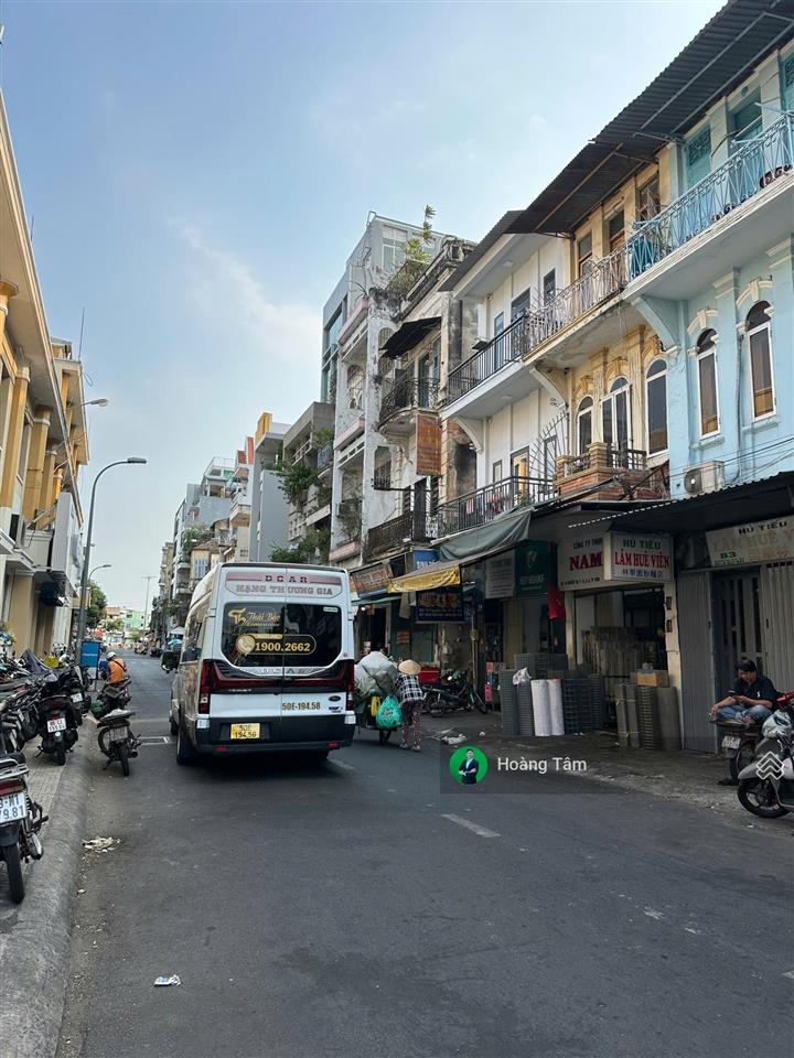 Bán căn chung cư 75m2 ngay bưu điện quận 5, trung tâm chợ lớn