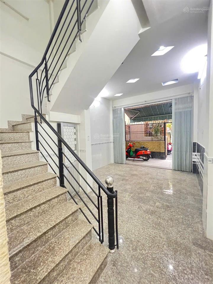 Bán nhà riêng hẻm 240 nguyễn văn luông, quận 6. dt 4.5x12m. kết cấu 3 tầng, giá bán 5.3 tỷ