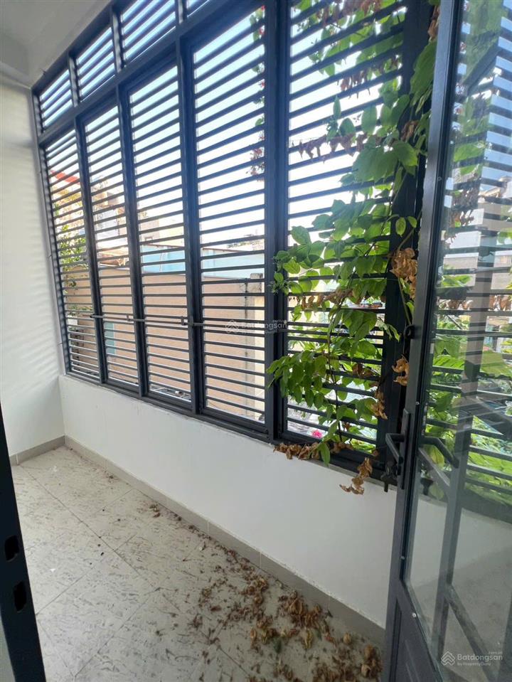 Bán nhà riêng hẻm 240 nguyễn văn luông, quận 6. dt 4.5x12m. kết cấu 3 tầng, giá bán 5.3 tỷ