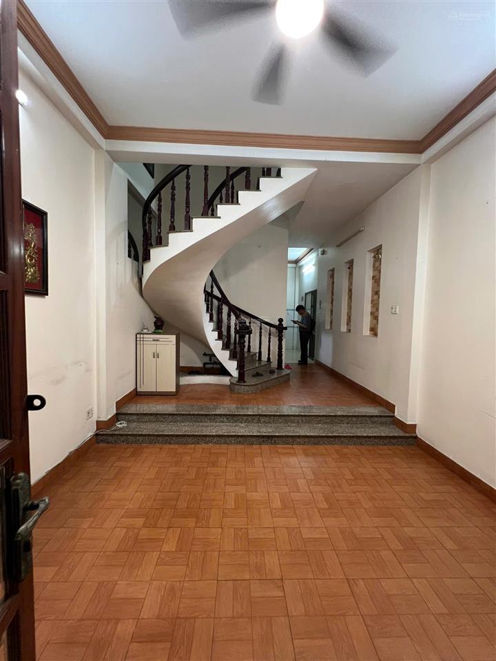 Bán nhà ngang 8m hẻm ôtô tô hiến thành, quận 10  dt8x14m, 3 tầng, giá 15 tỷ