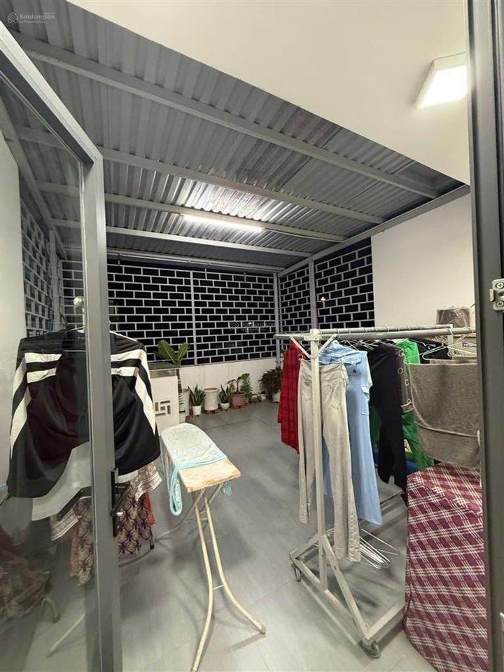 Bán nhà hẻm xe tải gần đầm sen  ông ích khiêm, quận 11. dt4.5x13m, 4 tầng mới đẹp