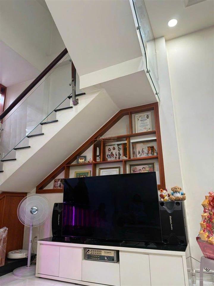 Bán nhà hẻm xe tải gần đầm sen  ông ích khiêm, quận 11. dt4.5x13m, 4 tầng mới đẹp