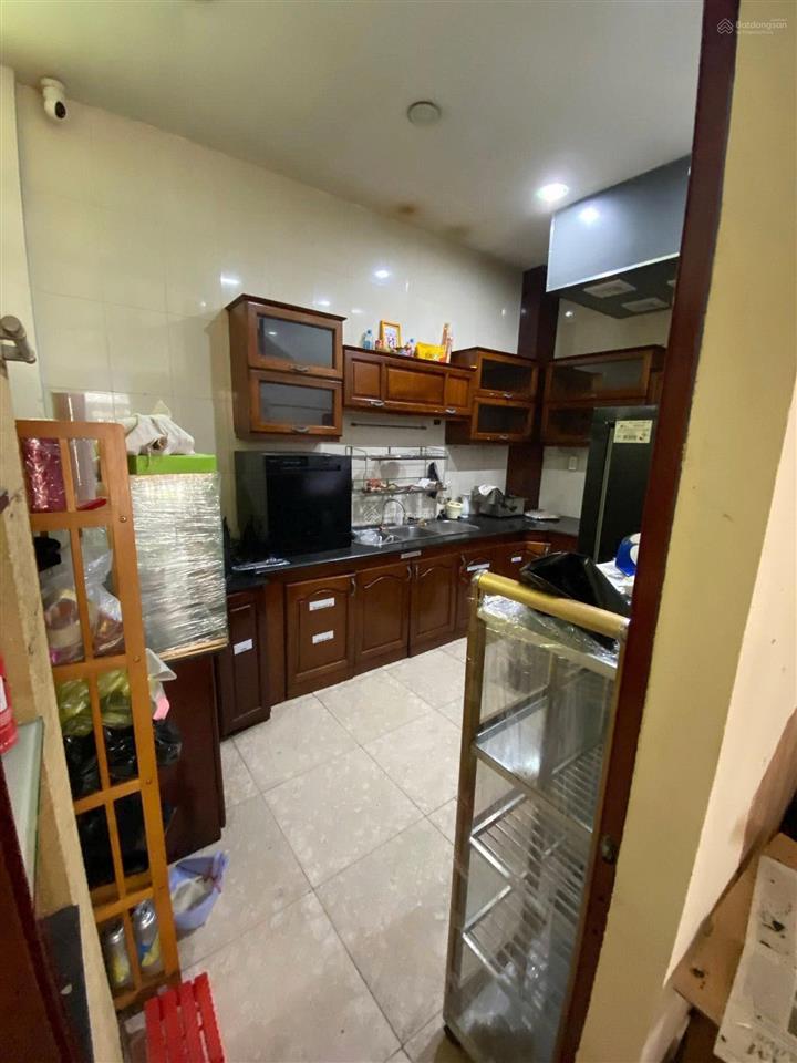 Cho thuê biệt thự cổ điển khu cư xá lữ gia, quận 11, phù hợp cafe, shop, showroom. giá 32 tr/tháng
