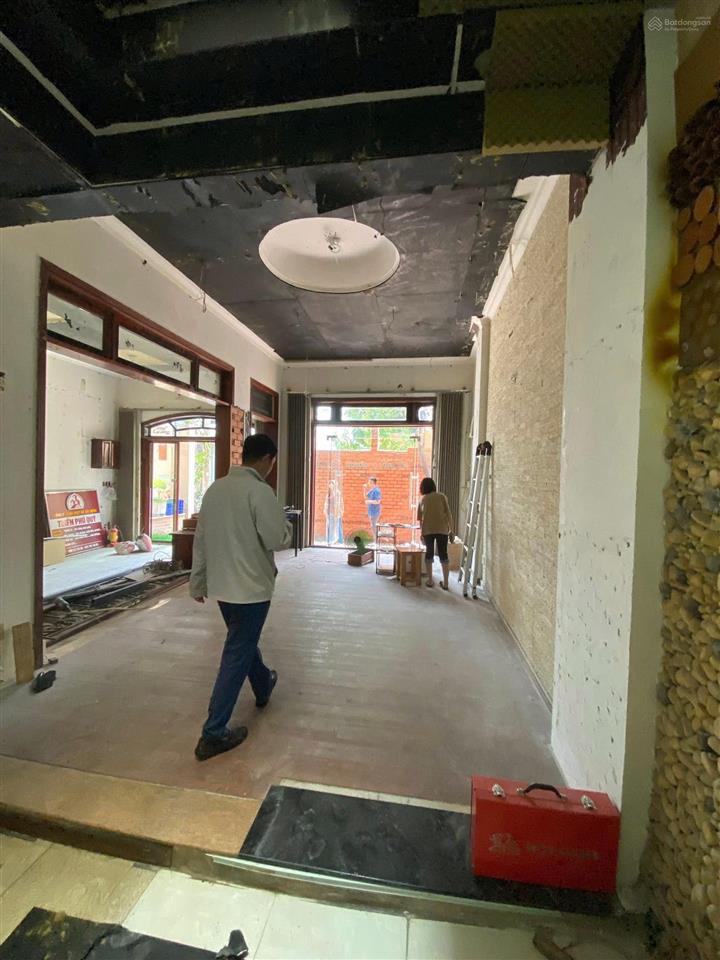 Cho thuê biệt thự cổ điển khu cư xá lữ gia, quận 11, phù hợp cafe, shop, showroom. giá 32 tr/tháng