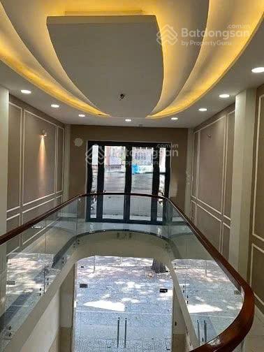 Cho thuê nhà nở hậu 6m mặt tiền ngô gia tự, quận 10. dt 6x22m, 7 tầng, thang máy, nhà mới đẹp
