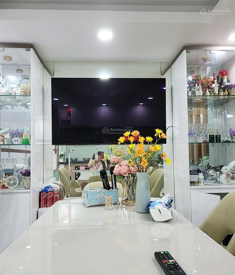 Cho thuê nhà 6 tầng đầy đủ nội thất mặt tiền đồng nai  cư xá bắc hải, quận 10. giá 42 tr/tháng