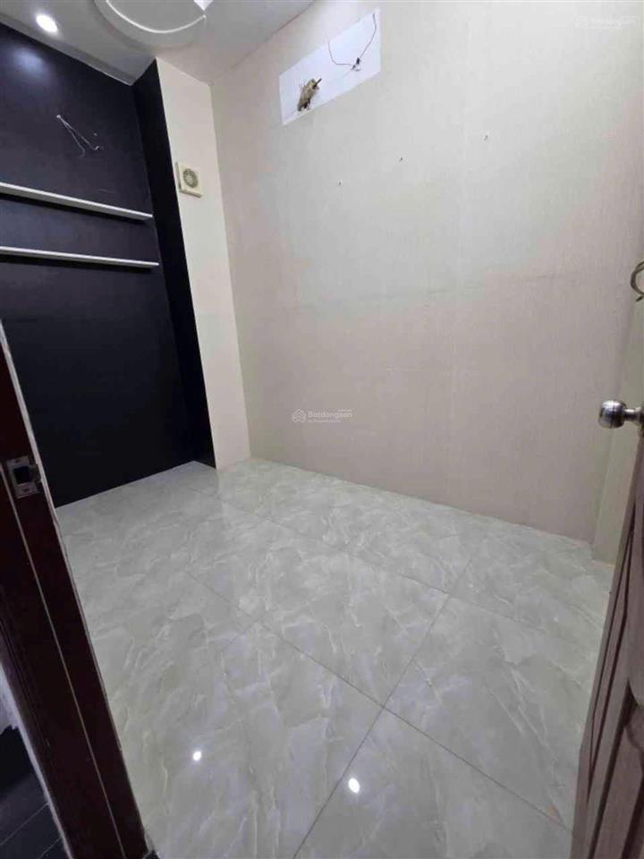 Bán nhà gần mặt tiền phạm văn chí, chợ bình tiên, quận 6. dt3.5x10m, 4 tầng xây kiên cố btct