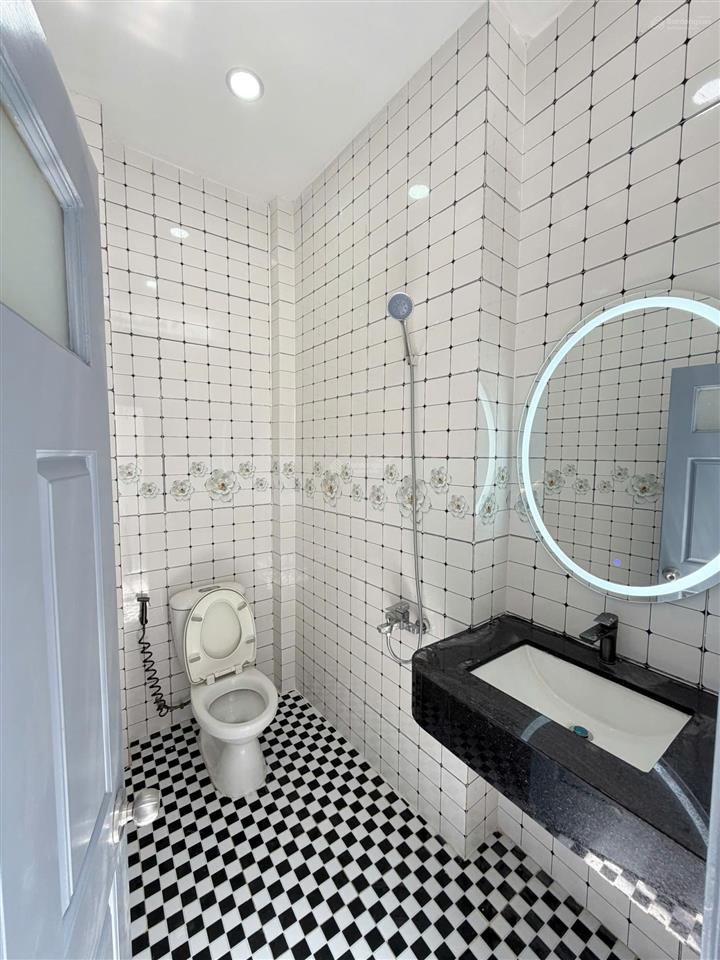 Bán nhà nở hậu mặt tiền lê công phép, ngay bến xe miền tây, dt 4.5x18m, nhà mới 5 tầng
