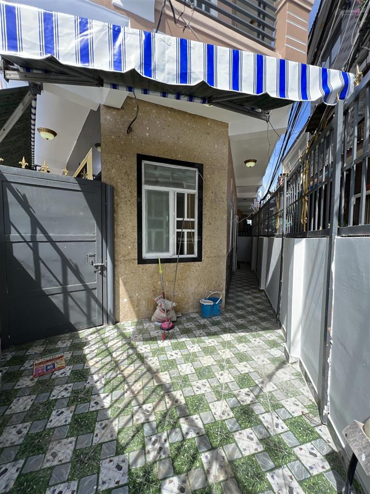 Bán nhà góc 2 mặt tiền lý đạo thành, quận 8, dt 9x9m, nhà 3 tầng, sân thượng view sông