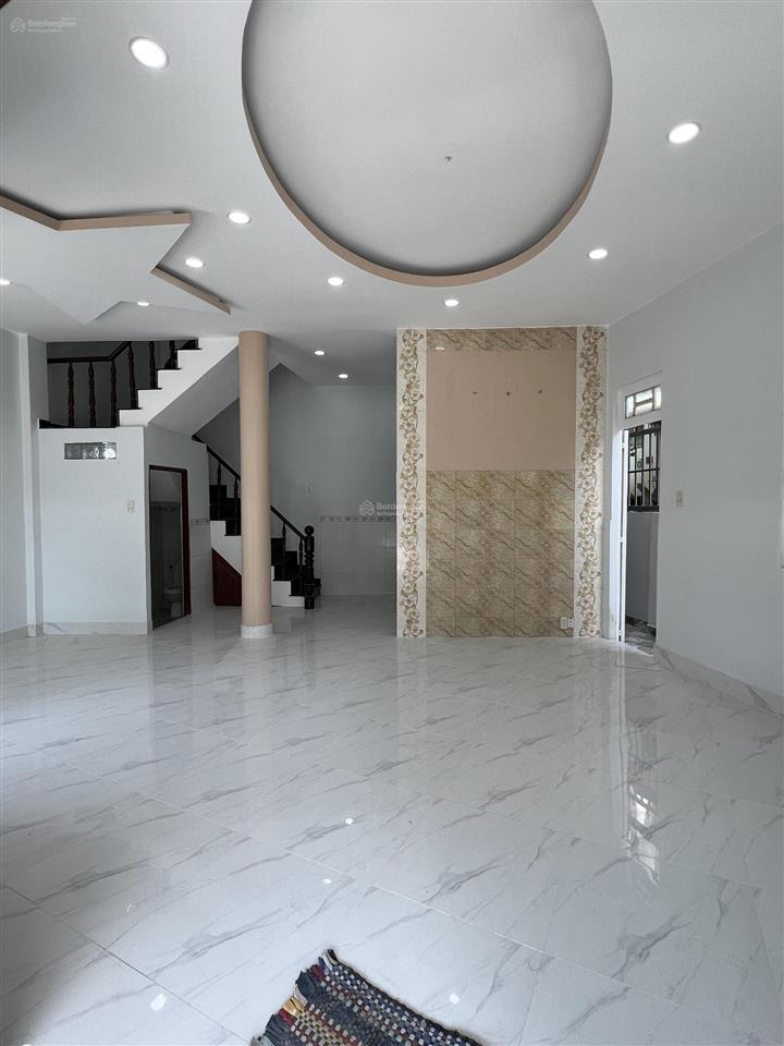 Bán nhà góc 2 mặt tiền lý đạo thành, quận 8, dt 9x9m, nhà 3 tầng, sân thượng view sông