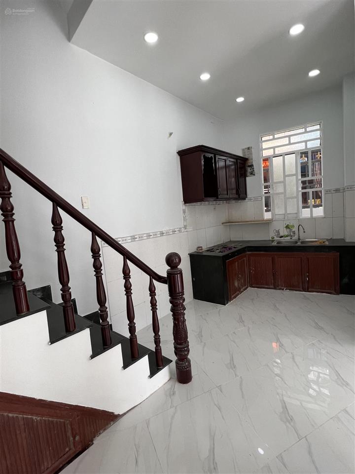 Bán nhà góc 2 mặt tiền lý đạo thành, quận 8, dt 9x9m, nhà 3 tầng, sân thượng view sông
