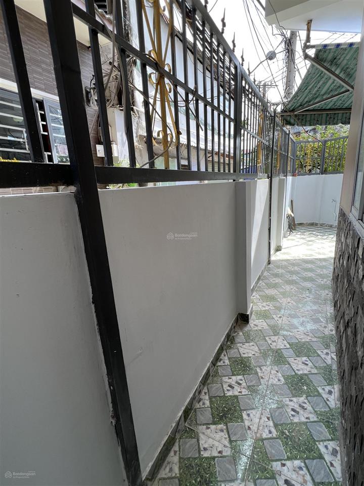 Bán nhà góc 2 mặt tiền lý đạo thành, quận 8, dt 9x9m, nhà 3 tầng, sân thượng view sông