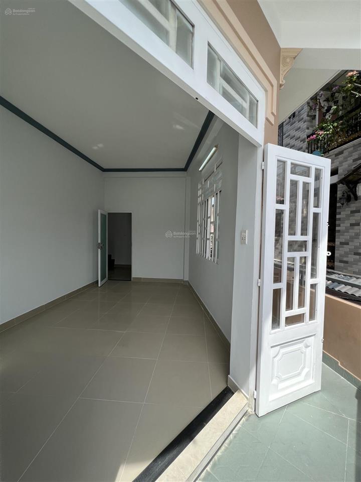 Bán nhà góc 2 mặt tiền lý đạo thành, quận 8, dt 9x9m, nhà 3 tầng, sân thượng view sông