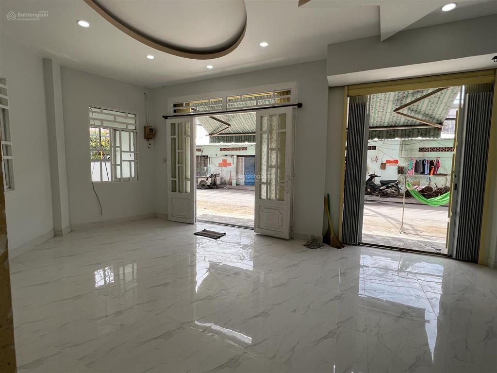 Bán nhà góc 2 mặt tiền lý đạo thành, quận 8, dt 9x9m, nhà 3 tầng, sân thượng view sông