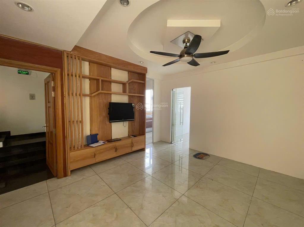 Cho thuê nhà hxh, 7 tầng thang máy nguyễn đình chiểu, quận 3. dt 7x12m, giá 55 tr/tháng