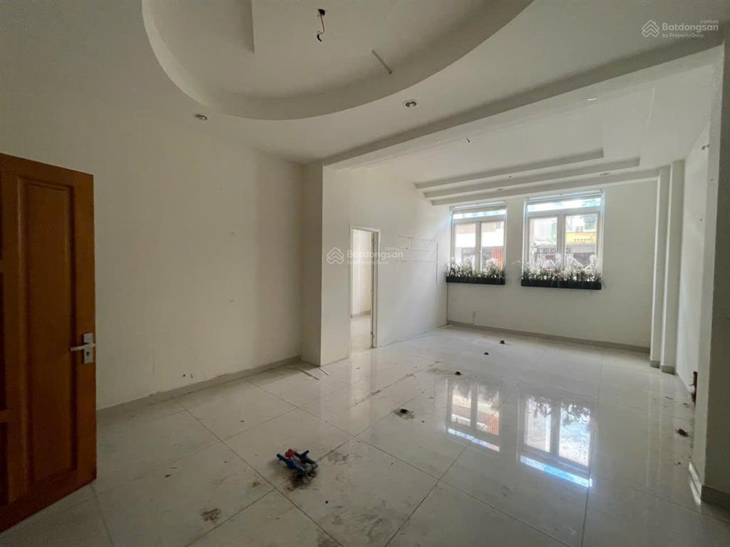 Cho thuê nhà hxh, 7 tầng thang máy nguyễn đình chiểu, quận 3. dt 7x12m, giá 55 tr/tháng