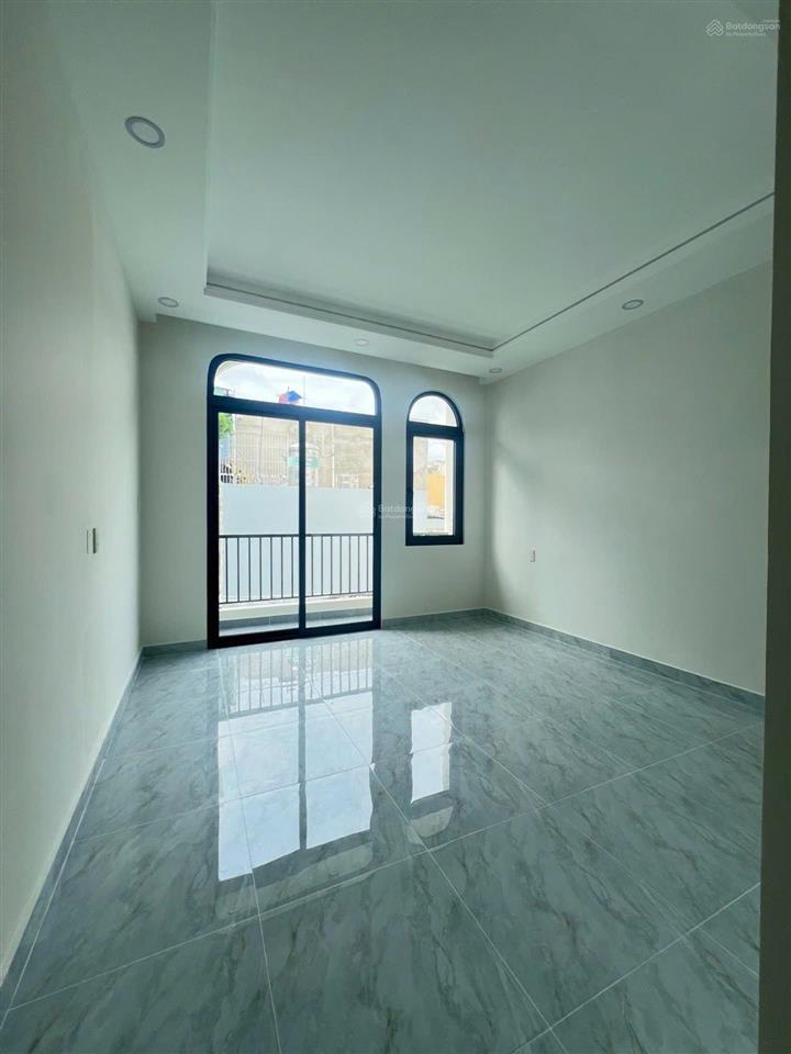 Bán nhà mới 5 tầng hxh đường lạc long quân, q11. dt 4x8m, shr hoàn công đủ
