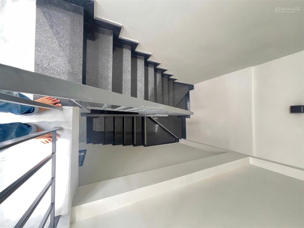 Bán nhà mới 5 tầng hxh đường lạc long quân, q11. dt 4x8m, shr hoàn công đủ