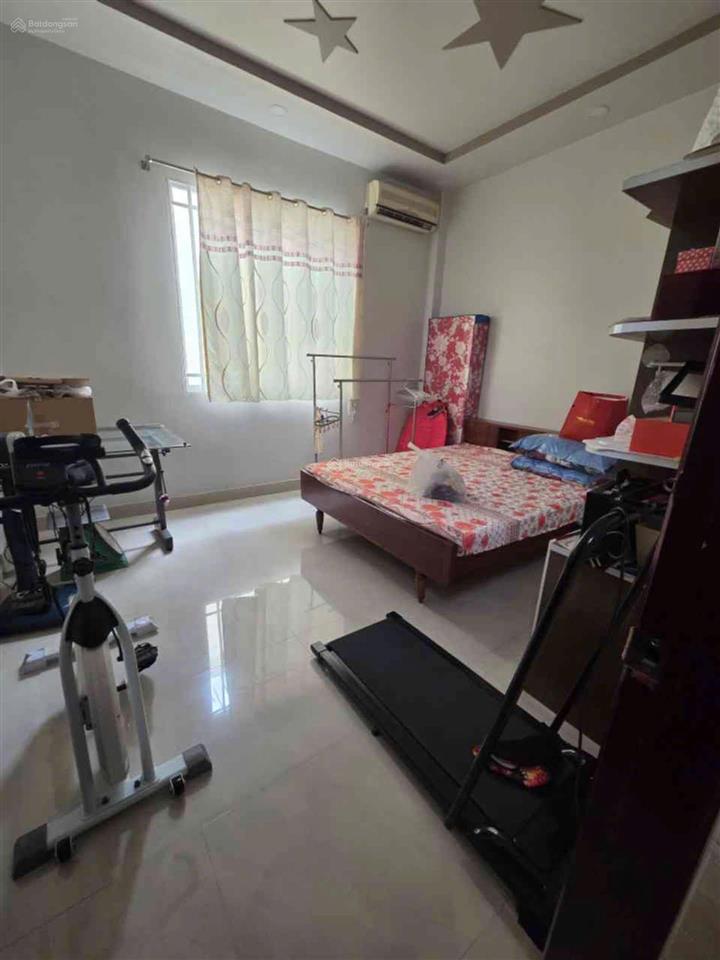 Bán nhà mặt tiền gần chợ khu cư xá phú lâm d, bình phú, quận 6. dt 4.2x16m, 5 tầng st