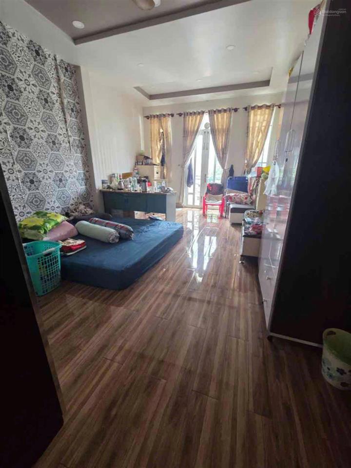 Bán nhà mặt tiền gần chợ khu cư xá phú lâm d, bình phú, quận 6. dt 4.2x16m, 5 tầng st