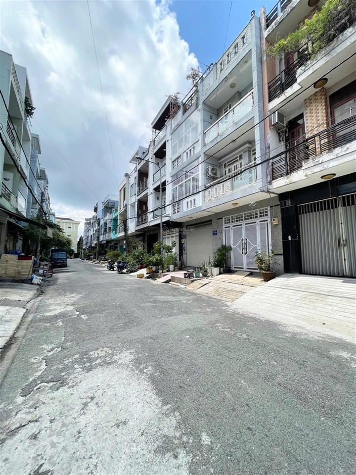 Bán đất mtnb đường số 42, bình phú, quận 6. dt 4x18m  giá nhỉnh 8 tỷ   0792 081 ***