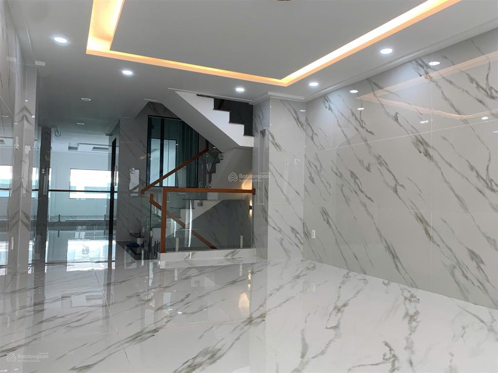 Cho thuê nhà mặt tiền chợ lớn, quận 6  có thang máy (dt 4x21m) trệt 5 lầu st giá 40 triệu