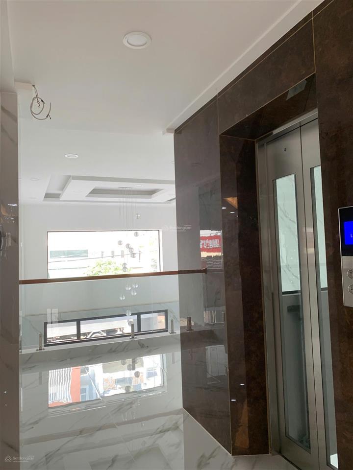 Cho thuê nhà mặt tiền chợ lớn, quận 6  có thang máy (dt 4x21m) trệt 5 lầu st giá 40 triệu