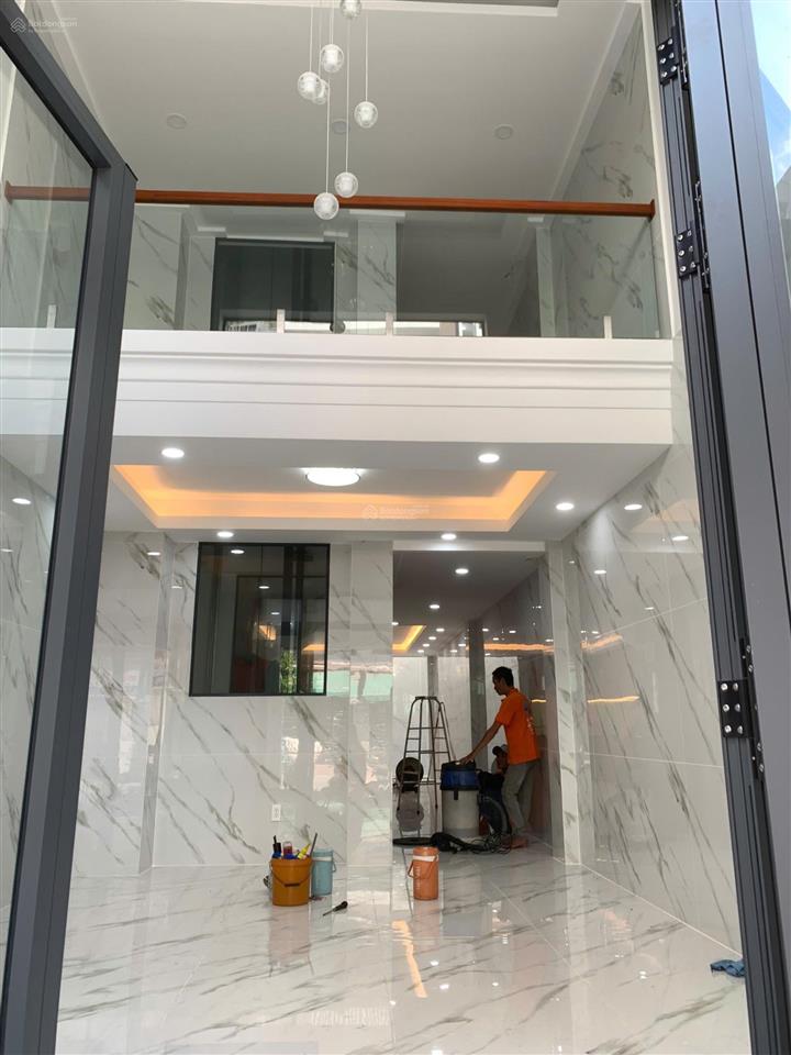 Cho thuê nhà mặt tiền chợ lớn, quận 6  có thang máy (dt 4x21m) trệt 5 lầu st giá 40 triệu