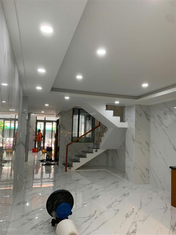 Cho thuê nhà mặt tiền chợ lớn, quận 6  có thang máy (dt 4x21m) trệt 5 lầu st giá 40 triệu