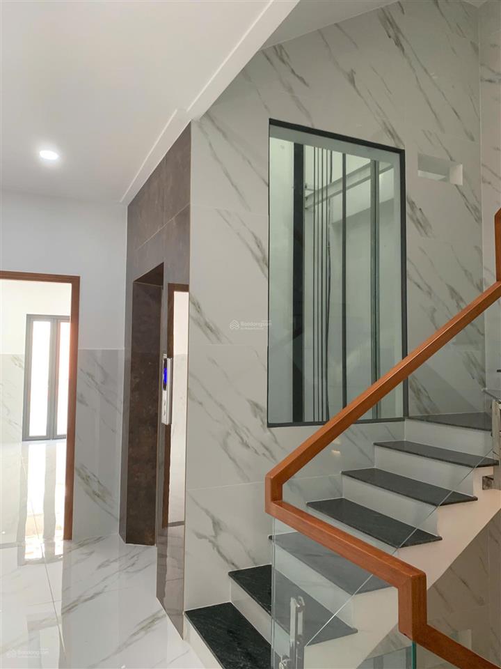 Cho thuê nhà mặt tiền chợ lớn, quận 6  có thang máy (dt 4x21m) trệt 5 lầu st giá 40 triệu