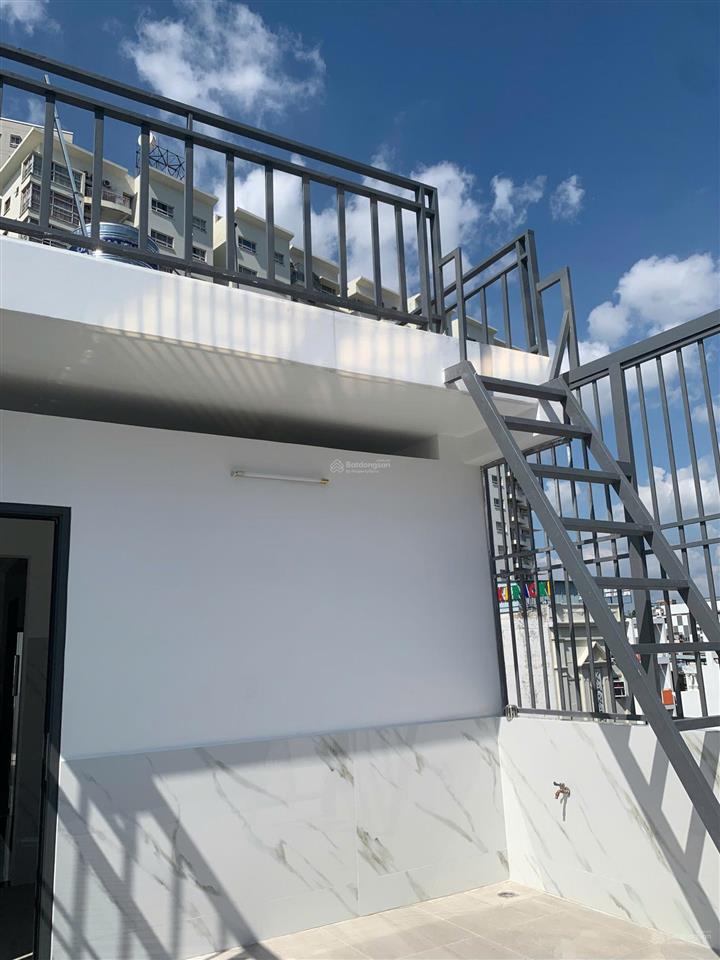 Cho thuê nhà mặt tiền chợ lớn, quận 6  có thang máy (dt 4x21m) trệt 5 lầu st giá 40 triệu
