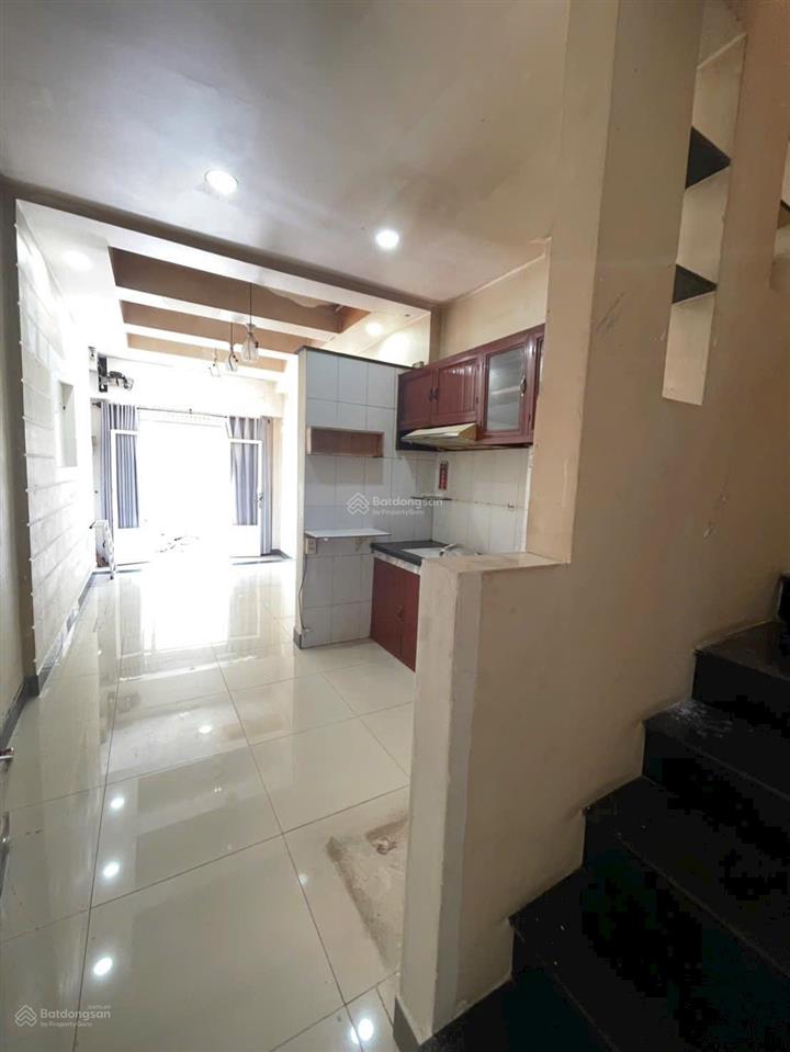Bán nhà lý chiêu hoàng, bình phú, quận 6. dt 3,3x10m, trệt 3 lầu, st. giá 5,2 tỷ