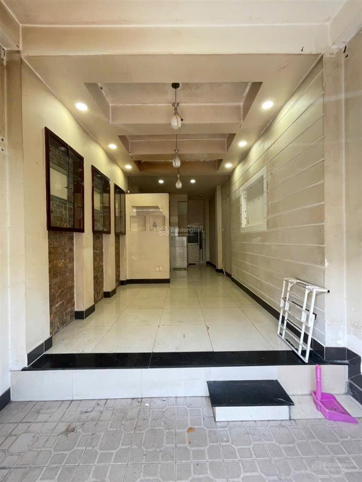 Bán nhà lý chiêu hoàng, bình phú, quận 6. dt 3,3x10m, trệt 3 lầu, st. giá 5,2 tỷ