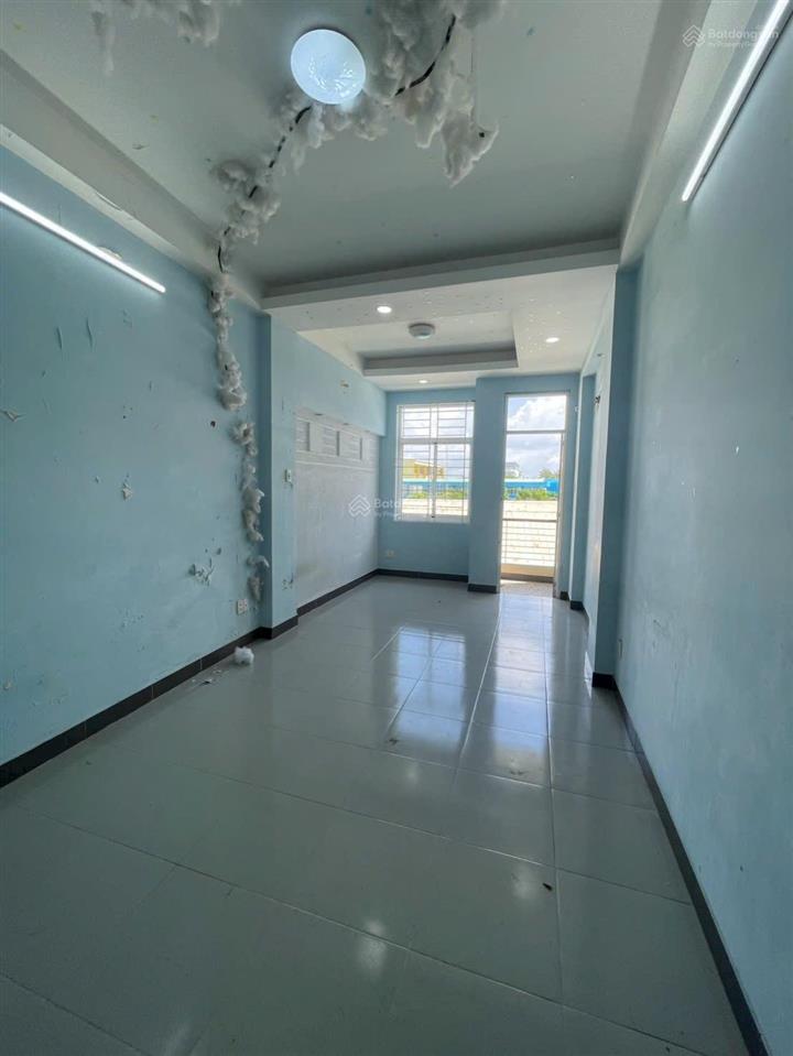 Bán nhà lý chiêu hoàng, bình phú, quận 6. dt 3,3x10m, trệt 3 lầu, st. giá 5,2 tỷ