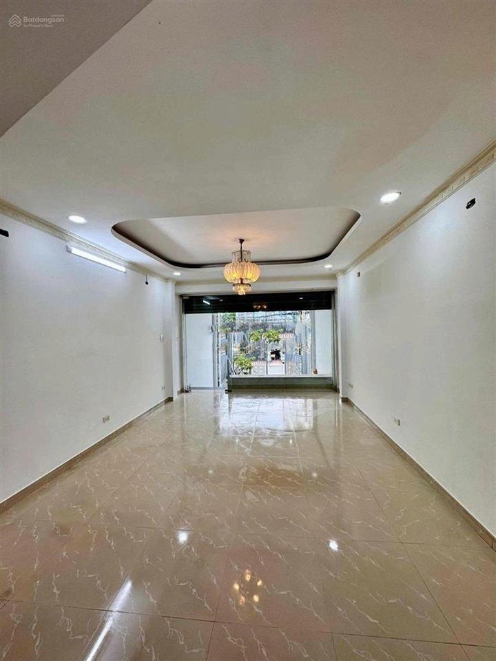Bán nhà mặt tiền chợ lớn, phường bình phú, quận 6. dt 4x21m, có hầm, trệt 2 lầu st. giá 17,5 tỷ