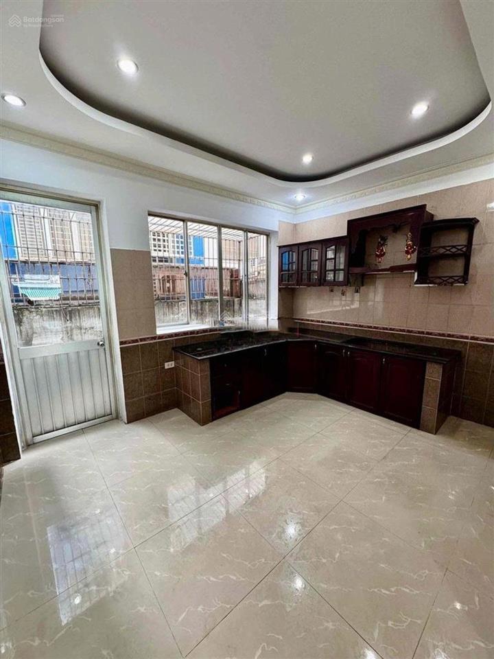 Bán nhà mặt tiền chợ lớn, phường bình phú, quận 6. dt 4x21m, có hầm, trệt 2 lầu st. giá 17,5 tỷ
