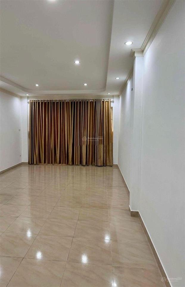 Bán nhà mặt tiền chợ lớn, phường bình phú, quận 6. dt 4x21m, có hầm, trệt 2 lầu st. giá 17,5 tỷ