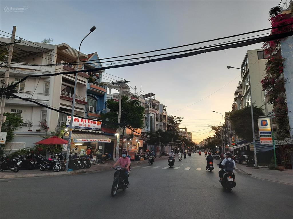 Bán cặp nhà góc 2 mặt tiền chợ lớn, bình phú, quận 6 dt 12x15m  2 tầng, dtcn 145m2. giá 38 tỷ