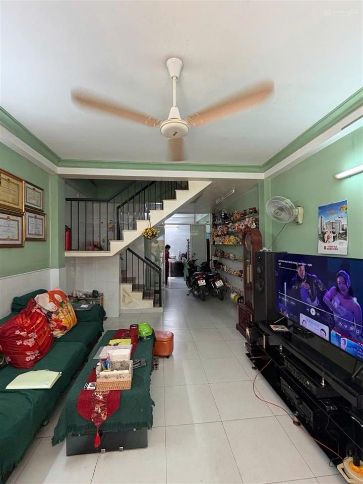 Bán nhà gần chợ bà hom phú lâm, quận 6  gần mặt tiền  dt 4x11.5  giá 5.8 tỷ