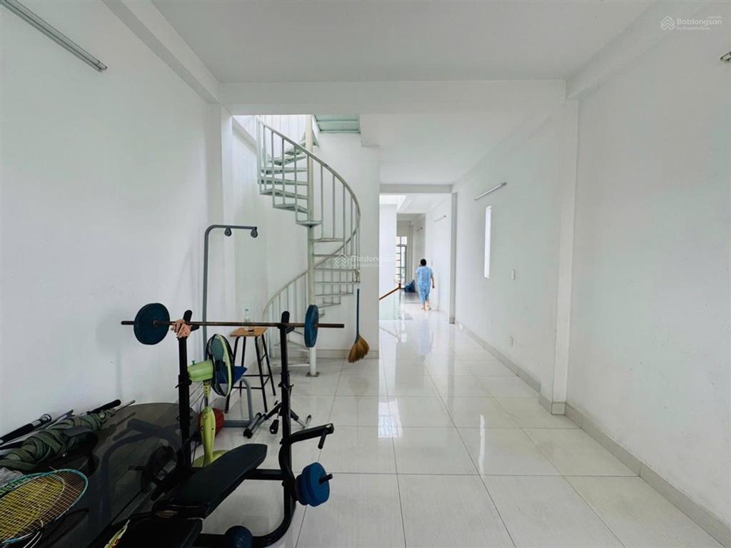 Nhà mặt tiền nguyễn văn luông, quận 6, dt 4x27m, 6 tầng, thang máy, nt cao cấp