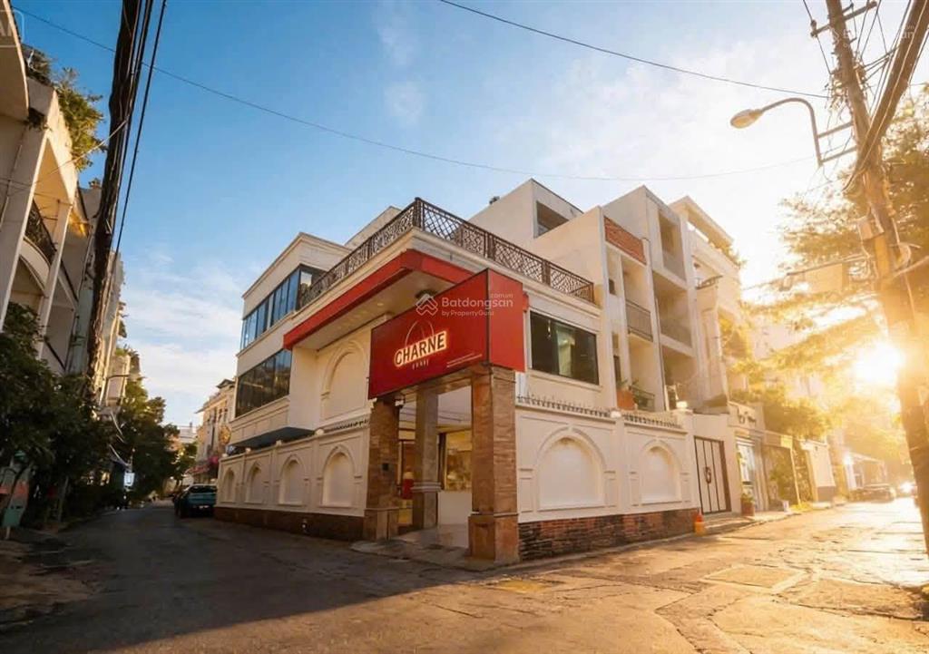 Nhà căn góc hxh sư vạn hạnh, quận 10  dt 10x18m  4 tầng